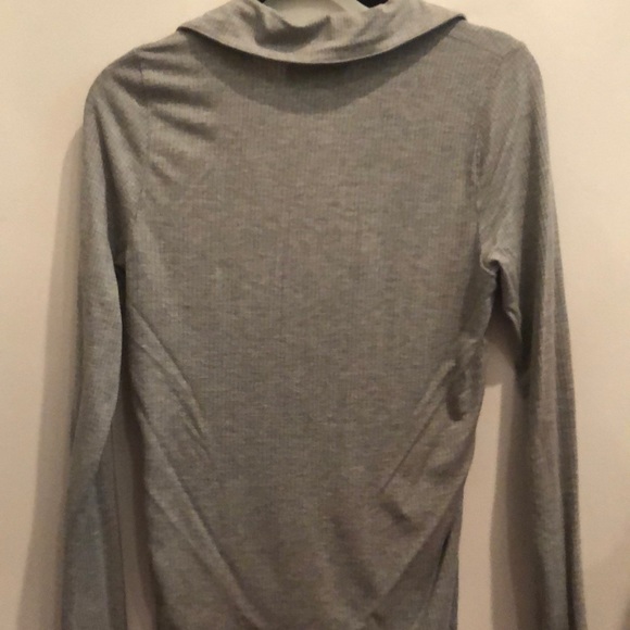 Light grey long sleeve t-shirt - Picture 4 of 4